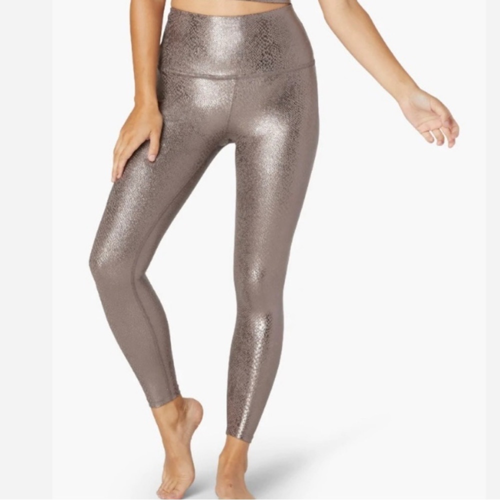 Beyond Yoga Metallic Python Snakeskin Print Leggings Women’s size XS